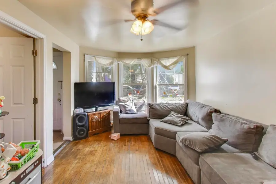 4322 N Monticello Avenue, Chicago, IL 60618 - Image #3