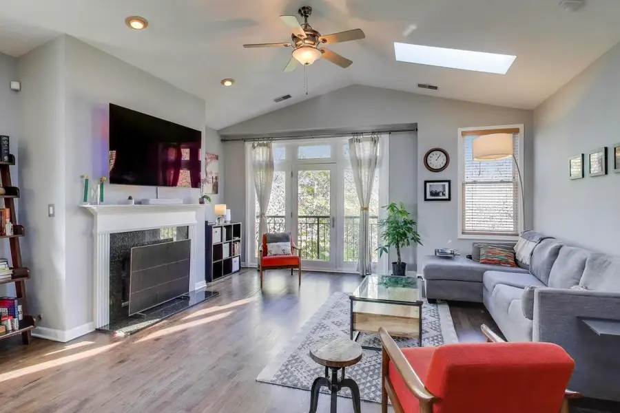 645 W Briar Place #4, Chicago, IL 60657 - Image #2