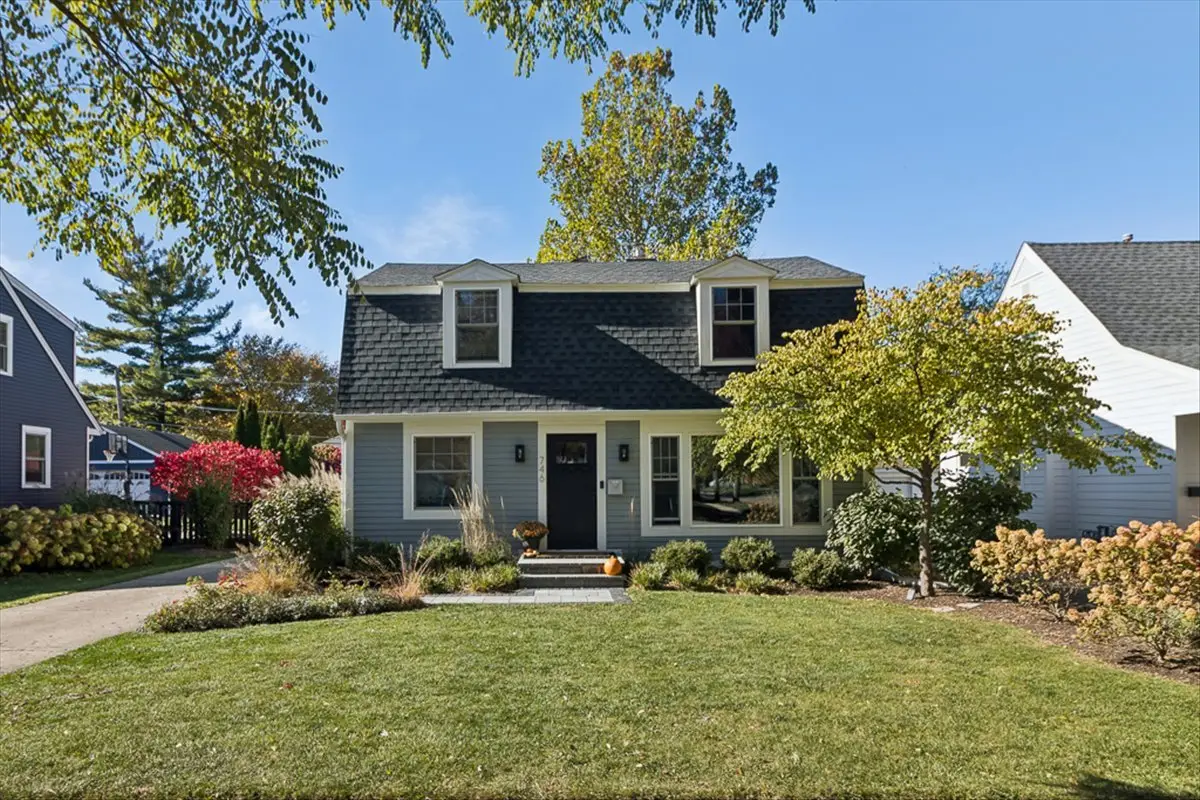 746 N Pine Avenue, Arlington Heights, IL 60004 - Image #1