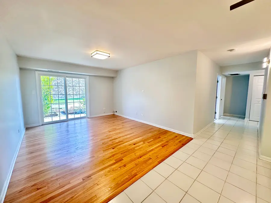 1603 N Windsor Drive #102, Arlington Heights, IL 60004 - Image #2