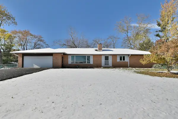 406 Hillcrest Drive, Prospect Heights, IL 60070