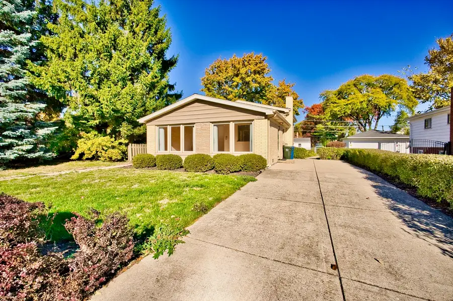 1042 W Central Road, Mount Prospect, IL 60056 - Image #2