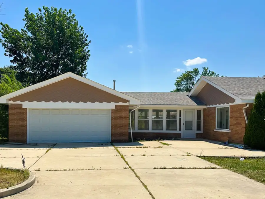 9405 S 76th Court, Hickory Hills, IL 60457 - Image #3