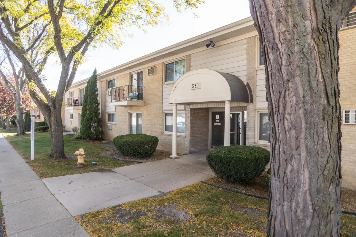 551 Carlysle Drive #2, Clarendon Hills, IL 60514 - Image #1