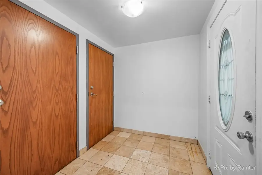 4252 N Lawndale Avenue, Chicago, IL 60618 - Image #3