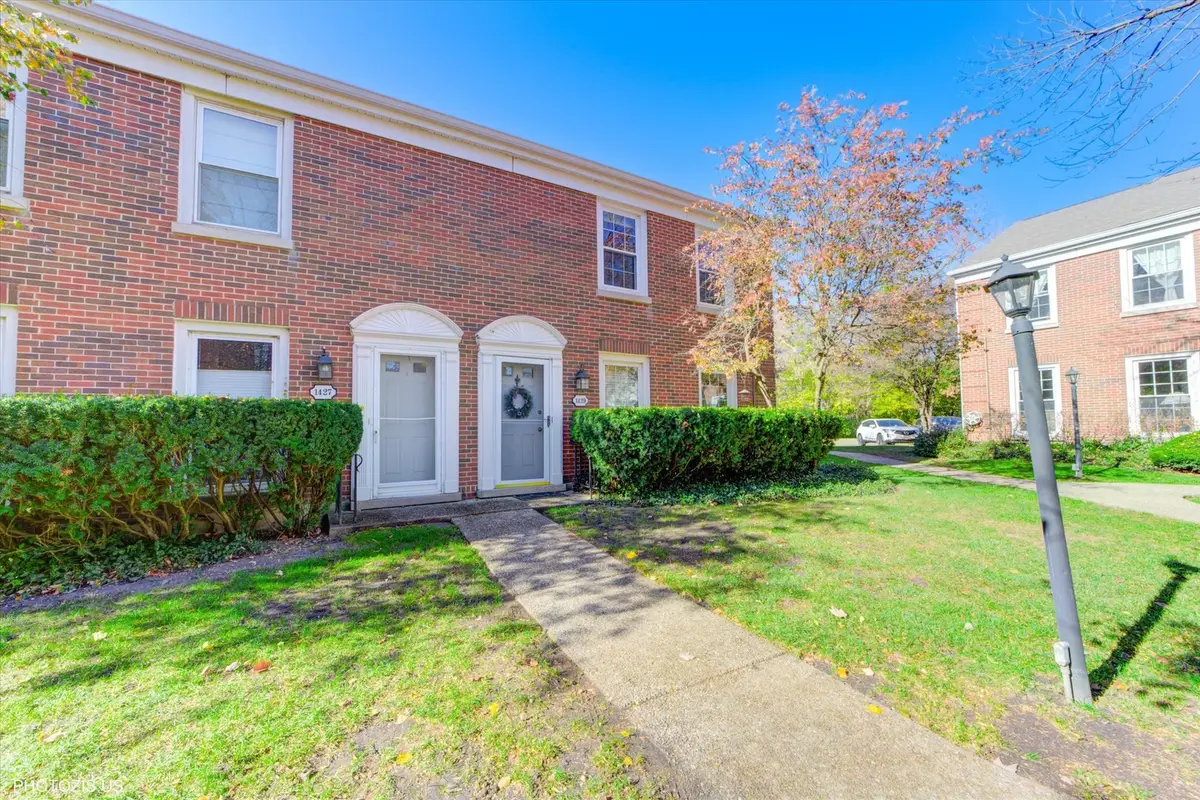 1429 Pebblecreek Drive, Glenview, IL 60025 - Image #1