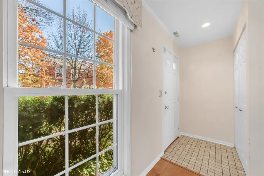 1429 Pebblecreek Drive, Glenview, IL 60025 - Image #3