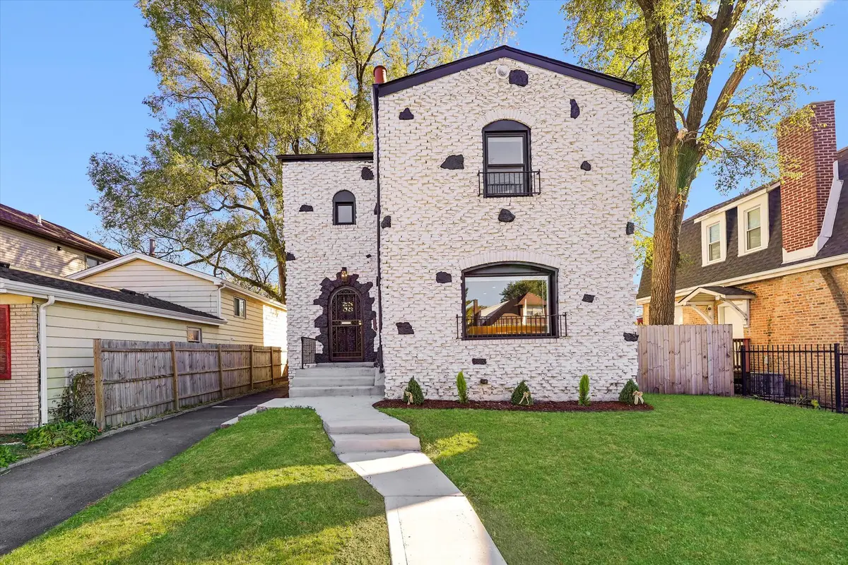 8041 S Blackstone Avenue, Chicago, IL 60619 - Image #1