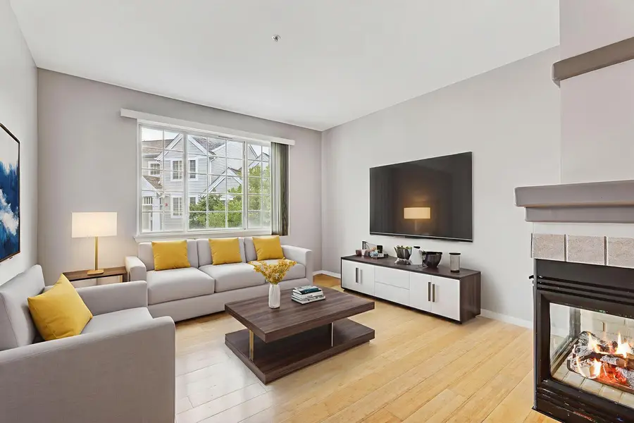 42 Cherbourg Court, Wheeling, IL 60090 - Image #2