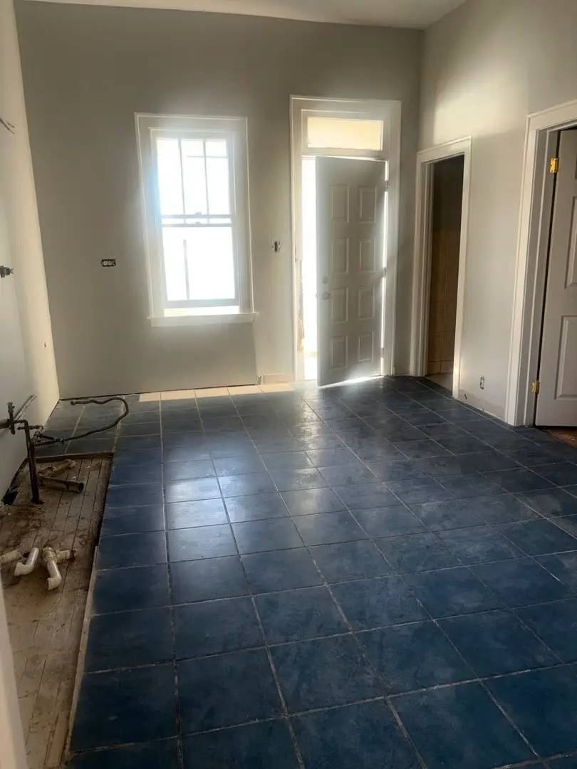 9338 S Marquette Avenue, Chicago, IL 60617 - Image #2