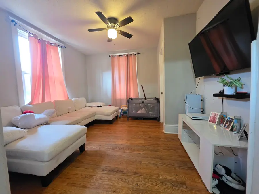 9 N Jackson Street, Elgin, IL 60123 - Image #2