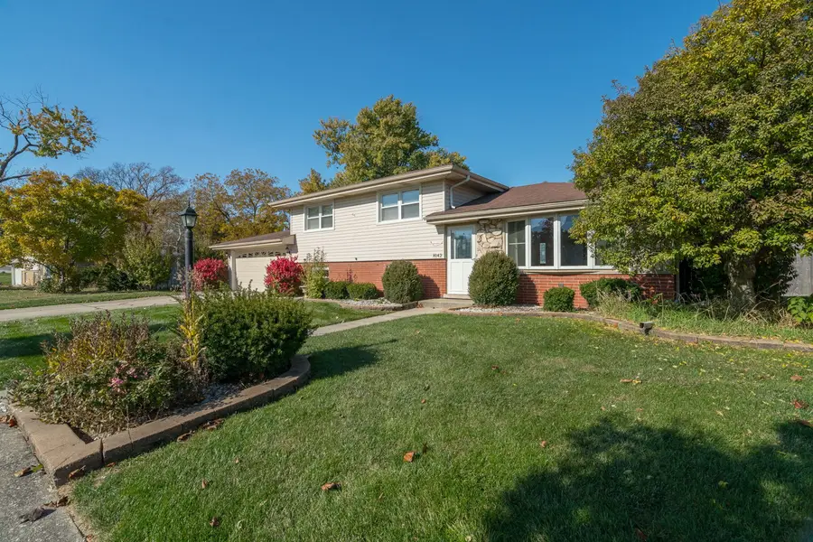 8142 W 90th Street, Hickory Hills, IL 60457 - Image #2