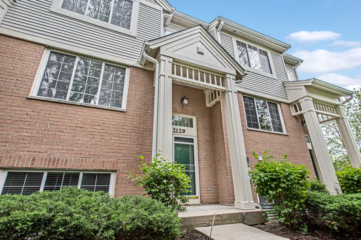 2129 W Concord Lane, Addison, IL 60101 - Image #1