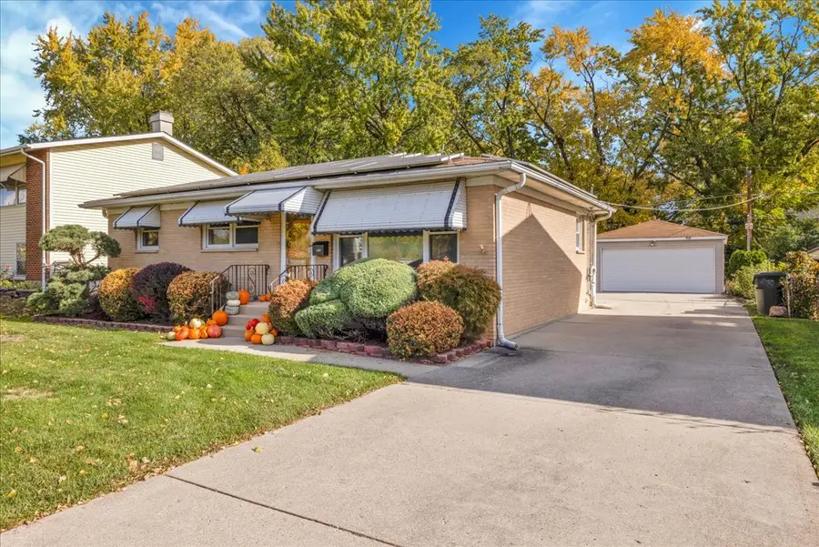 1427 S Busse Road, Mount Prospect, IL 60056 - Image #3