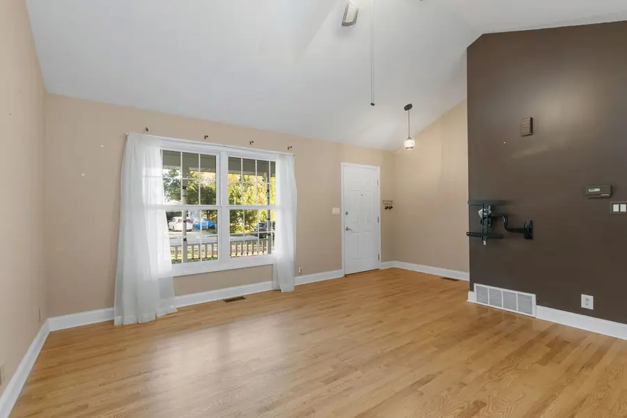 217 Ash Avenue, Kingston, IL 60145 - Image #2