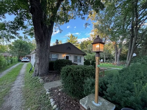 25022 W Catherine Avenue, Antioch, IL 60002