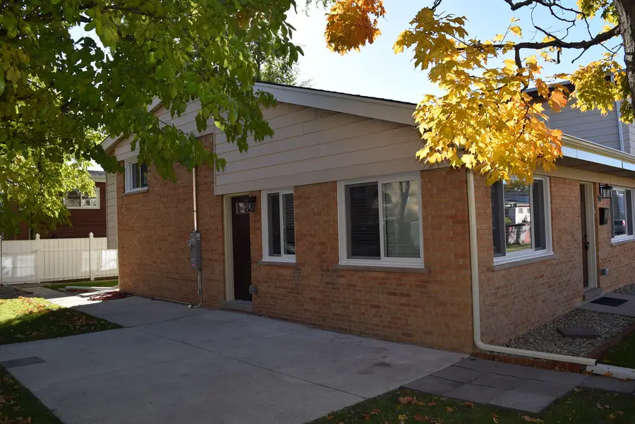 9059 N Clifton Avenue, Niles, IL 60714 - Image #3