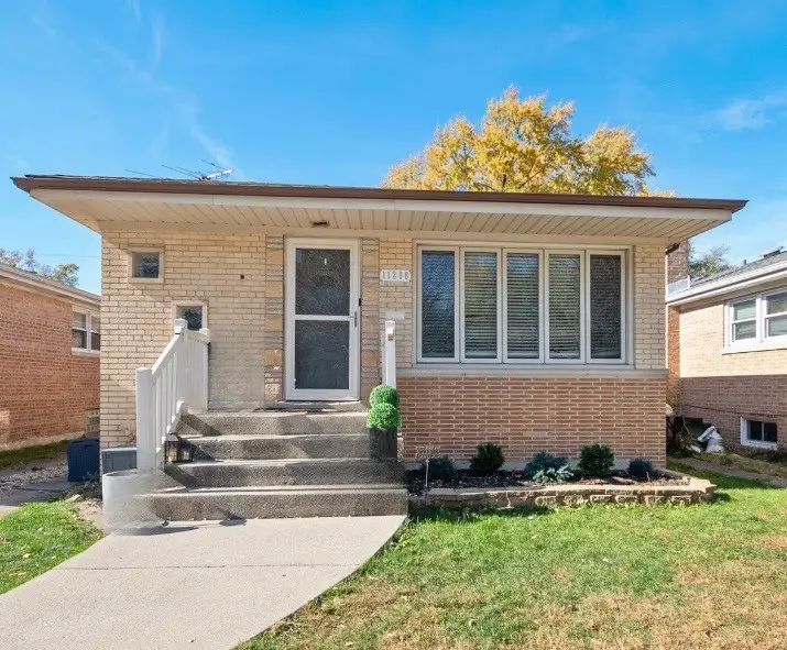 11208 S Sacramento Avenue, Chicago, IL 60655 - Image #1