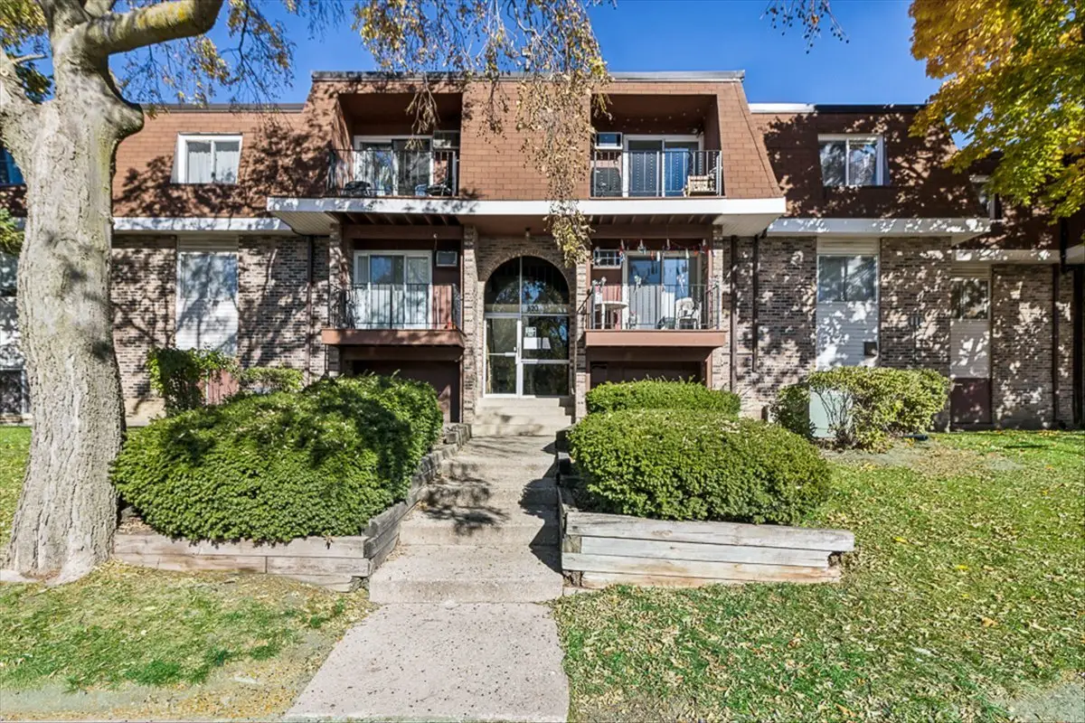 620 Mesa Drive #310, Hoffman Estates, IL 60169 - Image #1