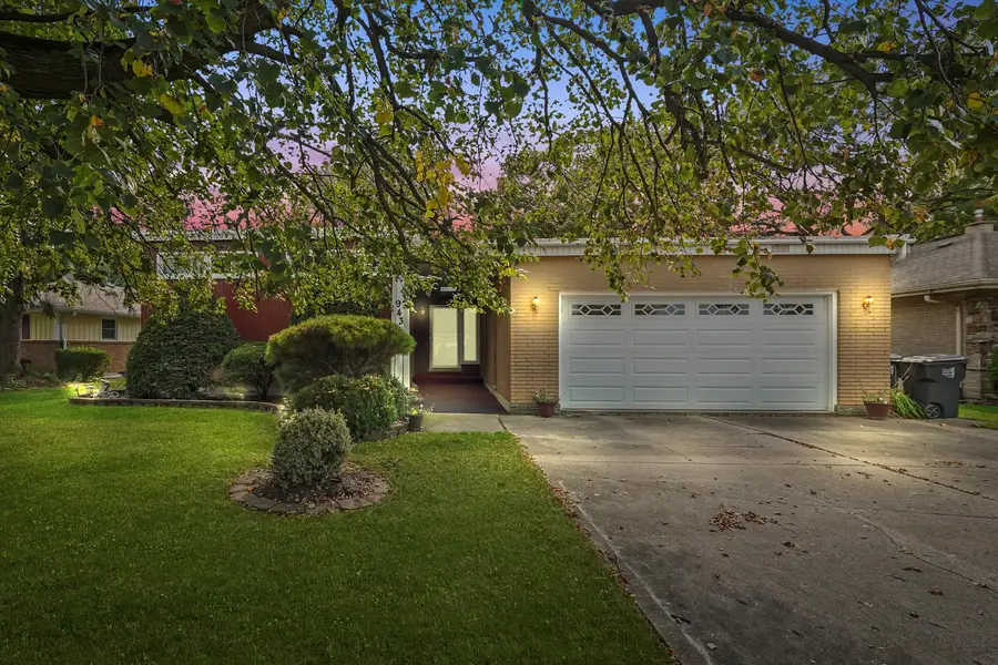 943 E 164th Court, South Holland, IL 60473 - Image #2