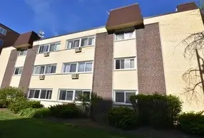 677 S River Road #2D, Des Plaines, IL 60016