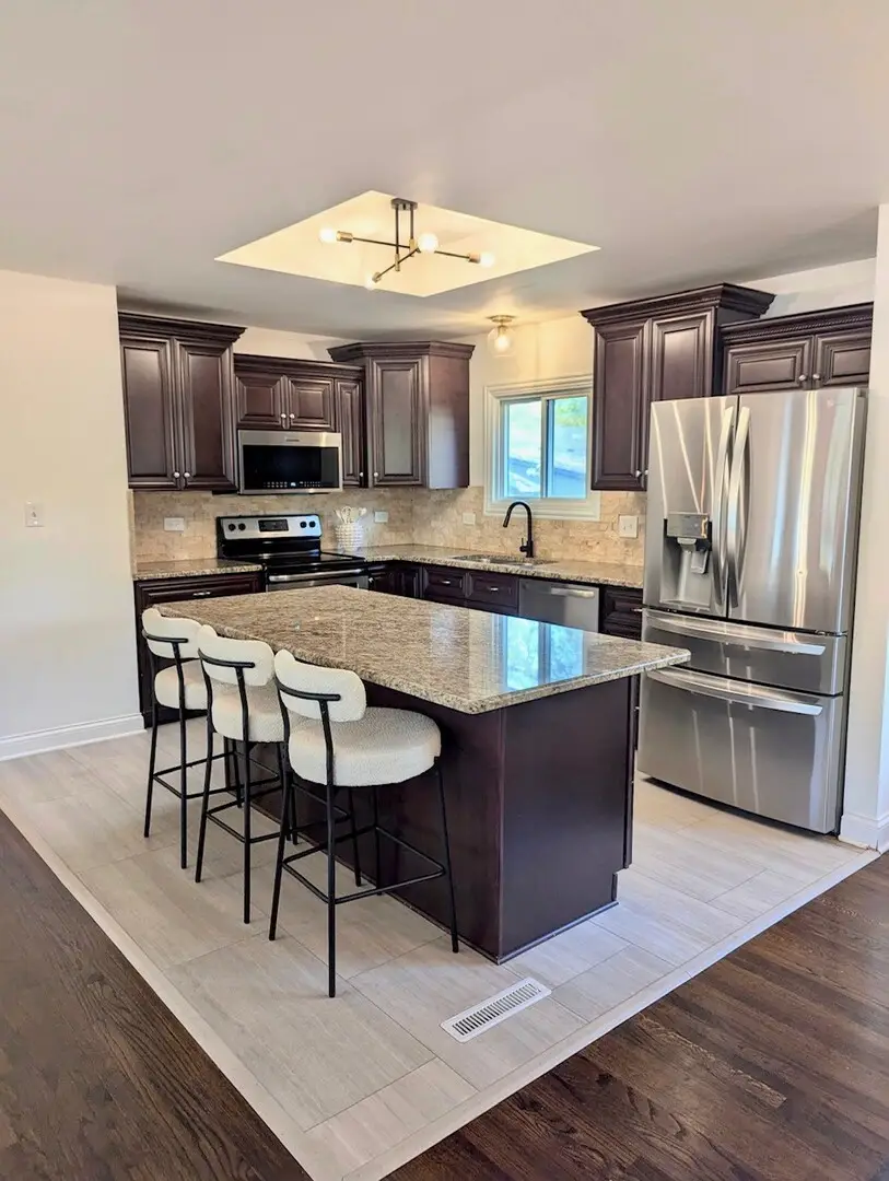 293 Wellington Drive, Crystal Lake, IL 60014 - Image #2