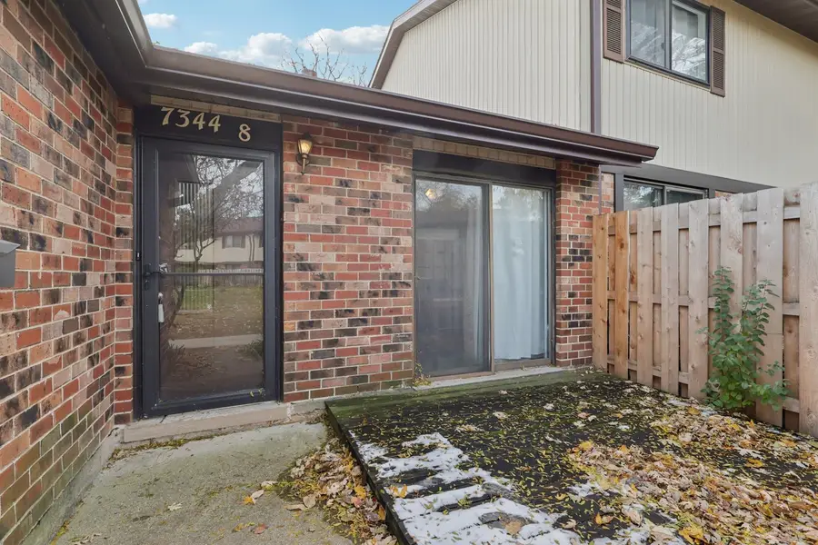 7344 Country Creek Way #8, Downers Grove, IL 60516 - Image #2