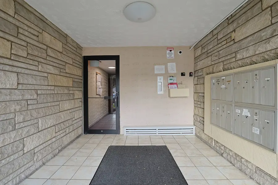 9446 Dee Road #2F, Des Plaines, IL 60016 - Image #2