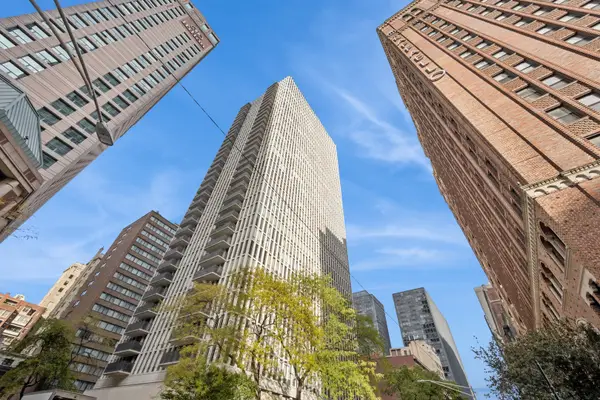 Address Withheld By Seller, Chicago, IL 60611