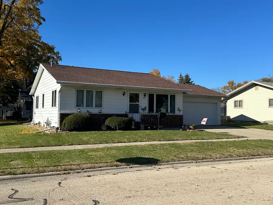 309 S Grape Street, Morrison, IL 61270 - Image #2