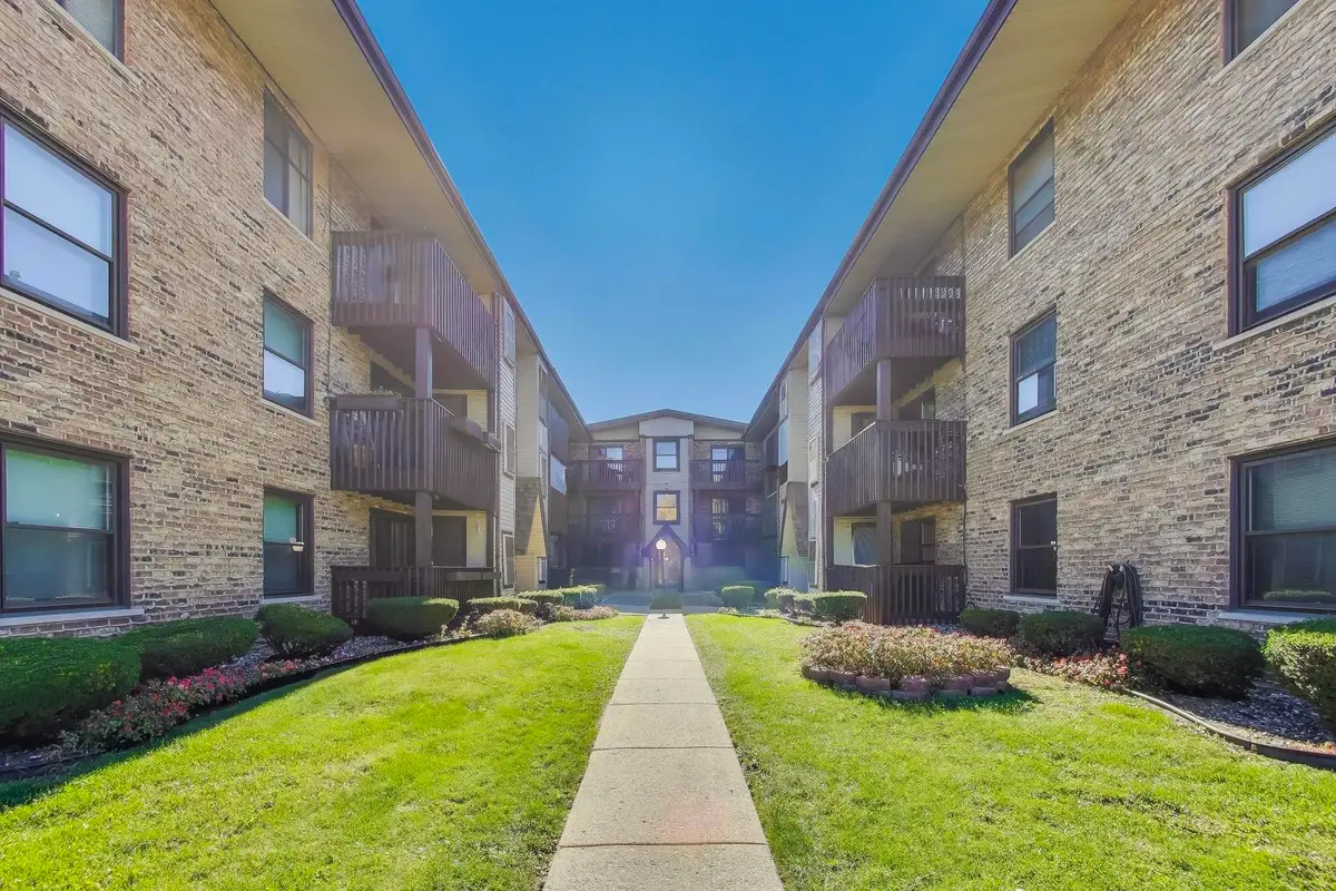 4553 W 56th Street #305, Chicago, IL 60629 - Image #1