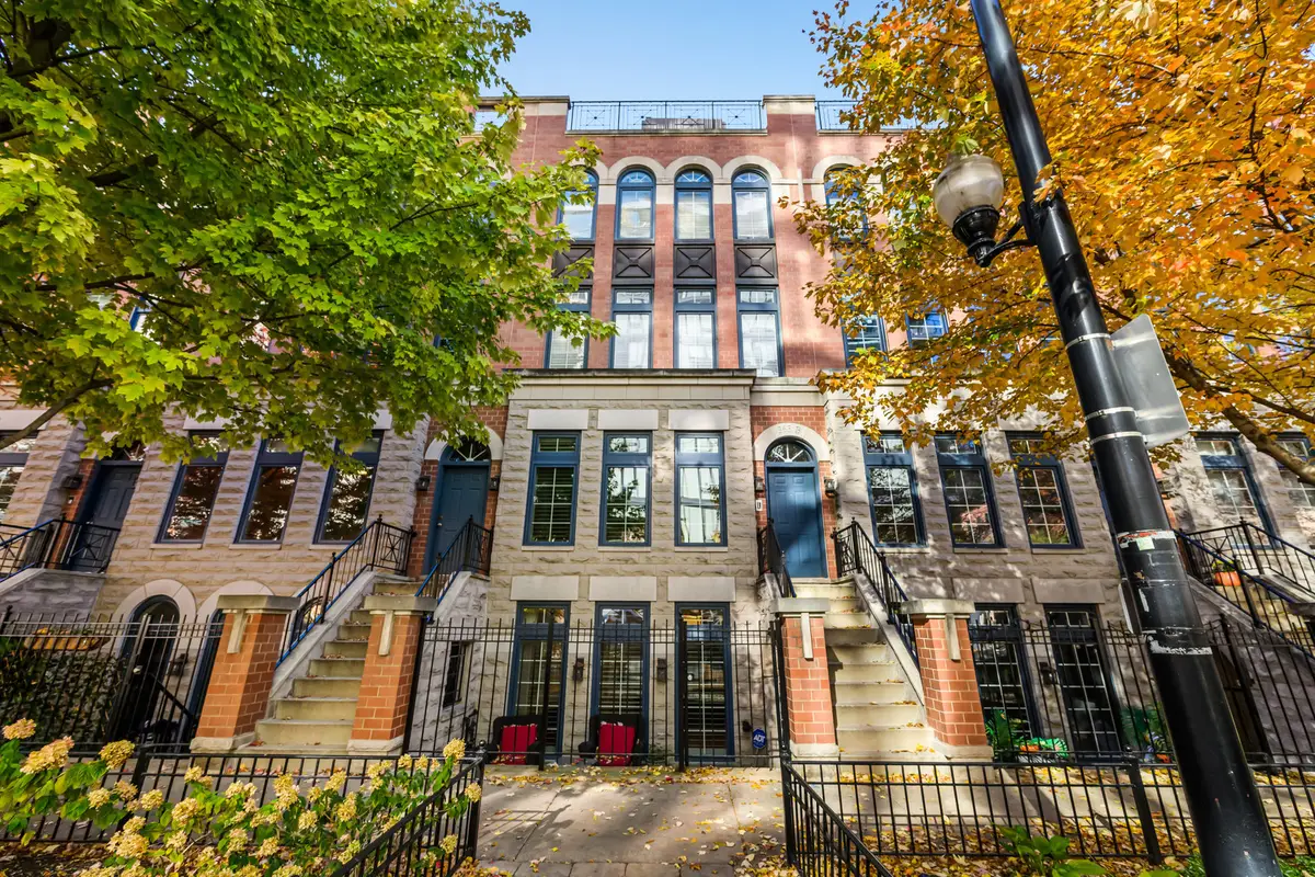 363 W Superior Street #A, Chicago, IL 60654 - Image #1