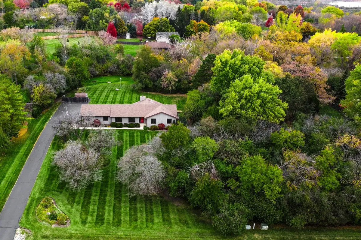 15860 W Thornapple Lane, Gurnee, IL 60031 - Image #1