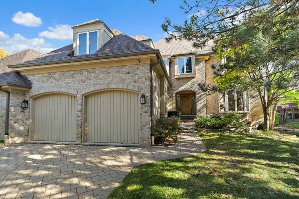 45 Tartan Lakes Drive, Westmont, IL 60559