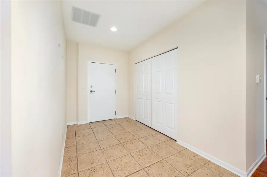 1700 Riverwoods Drive #517, Melrose Park, IL 60160 - Image #3