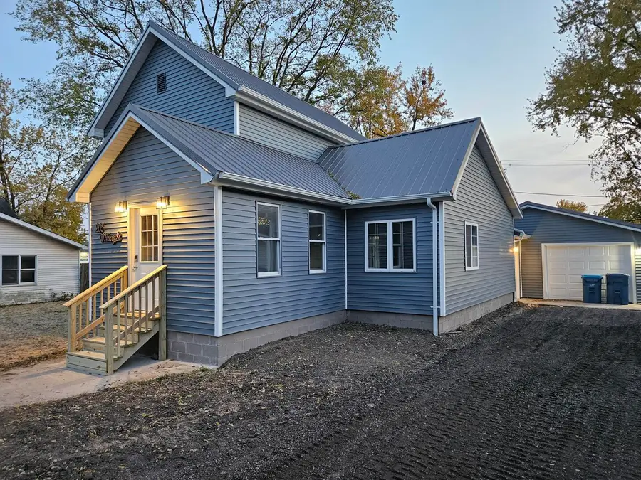 205 W Henry Street, Odell, IL 60460 - Image #2