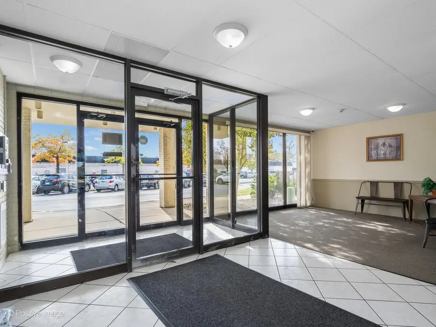 9098 W Terrace Drive #1L, Niles, IL 60714 - Image #2