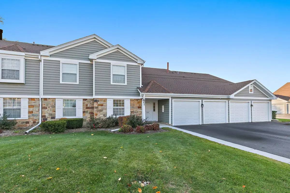 601 Eastview Court #Z1, Schaumburg, IL 60194 - Image #1