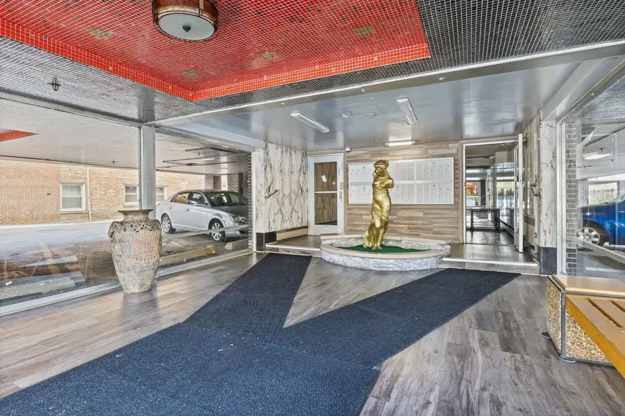 7540 N Ridge Boulevard #5D, Chicago, IL 60645 - Image #2