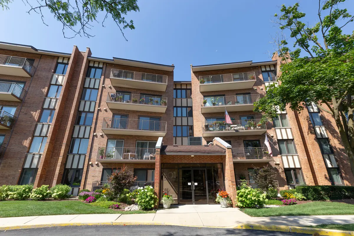 701 Lake Hinsdale Drive #306, Willowbrook, IL 60527 - Image #1