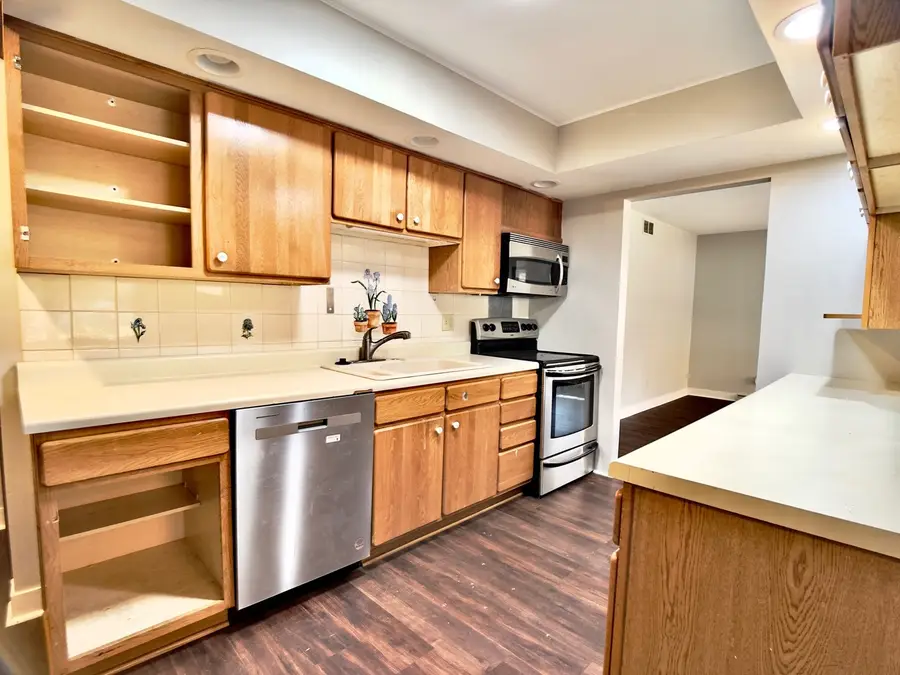 1807 Forrest Boulevard, Saint Charles, IL 60174 - Image #2