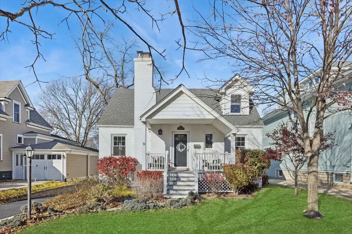 580 Hillside Avenue, Glen Ellyn, IL 60137 - Image #1