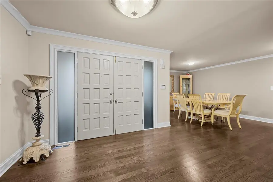 3931 Miller Drive, Glenview, IL 60026 - Image #2