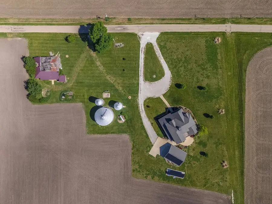 14431 E 2400 North Road, Hudson, IL 61748 - Image #2