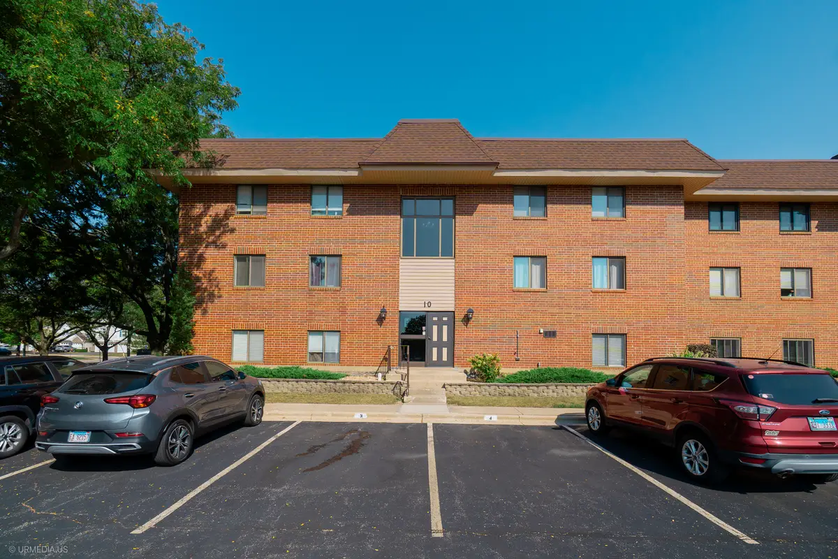 10 E Fountainview Lane #1B, Lombard, IL 60148 - Image #1