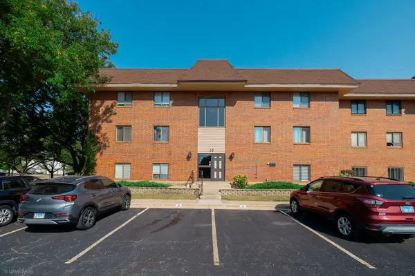 10 E Fountainview Lane #1B, Lombard, IL 60148