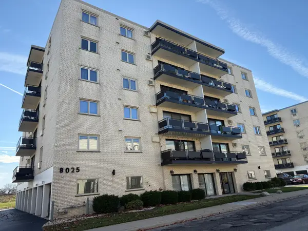 8025 Oconnor Drive #2E, River Grove, IL 60171