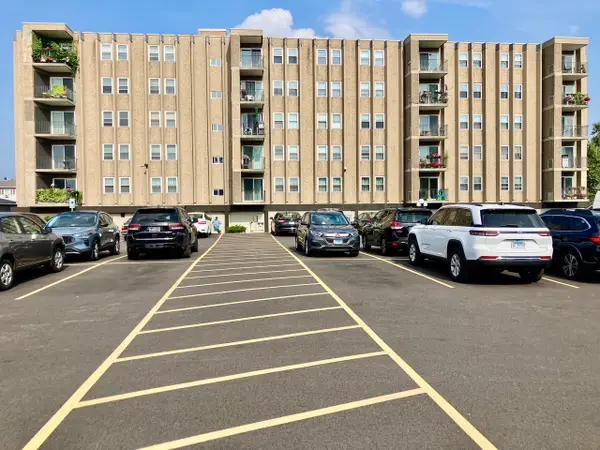 9514 Lawrence Avenue #2204, Schiller Park, IL 60176