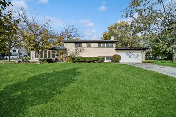 1037 Heatherfield Lane, Glenview, IL 60025