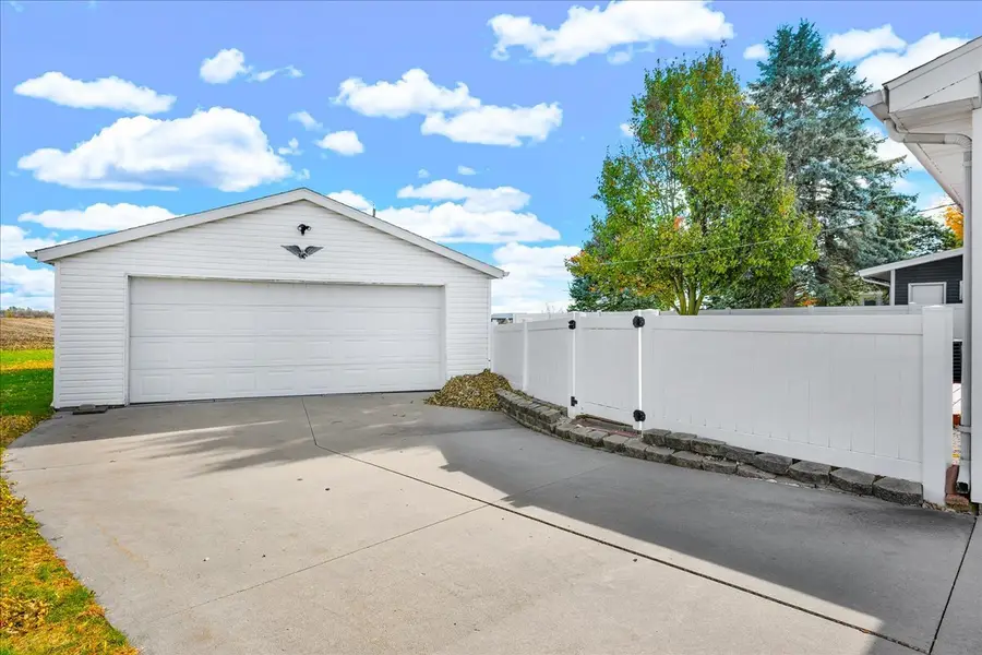 305 N Church Street, Carlock, IL 61725 - Image #2